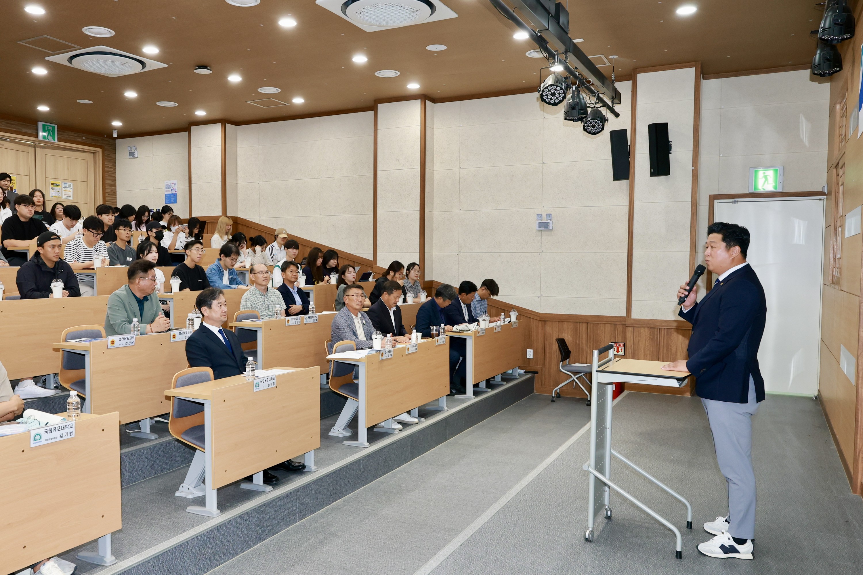 전라남도 청년 취업 지원 정책 개발 토론회 첨부이미지 : 25년09월08일 전라나도 청년 취업 지원 정책 개박 토론회 - 025.jpg