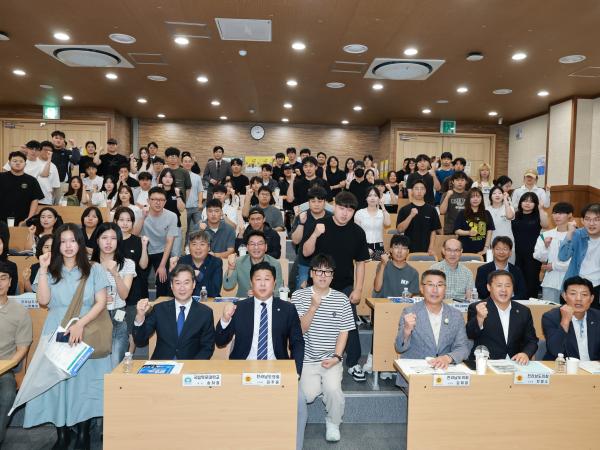 전라남도 청년 취업 지원 정책 개발 토론회 첨부이미지 : 25년09월08일 전라나도 청년 취업 지원 정책 개박 토론회 - 031.jpg