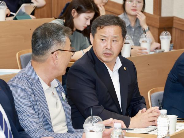 전라남도 청년 취업 지원 정책 개발 토론회 첨부이미지 : 25년09월08일 전라나도 청년 취업 지원 정책 개박 토론회 - 015.jpg