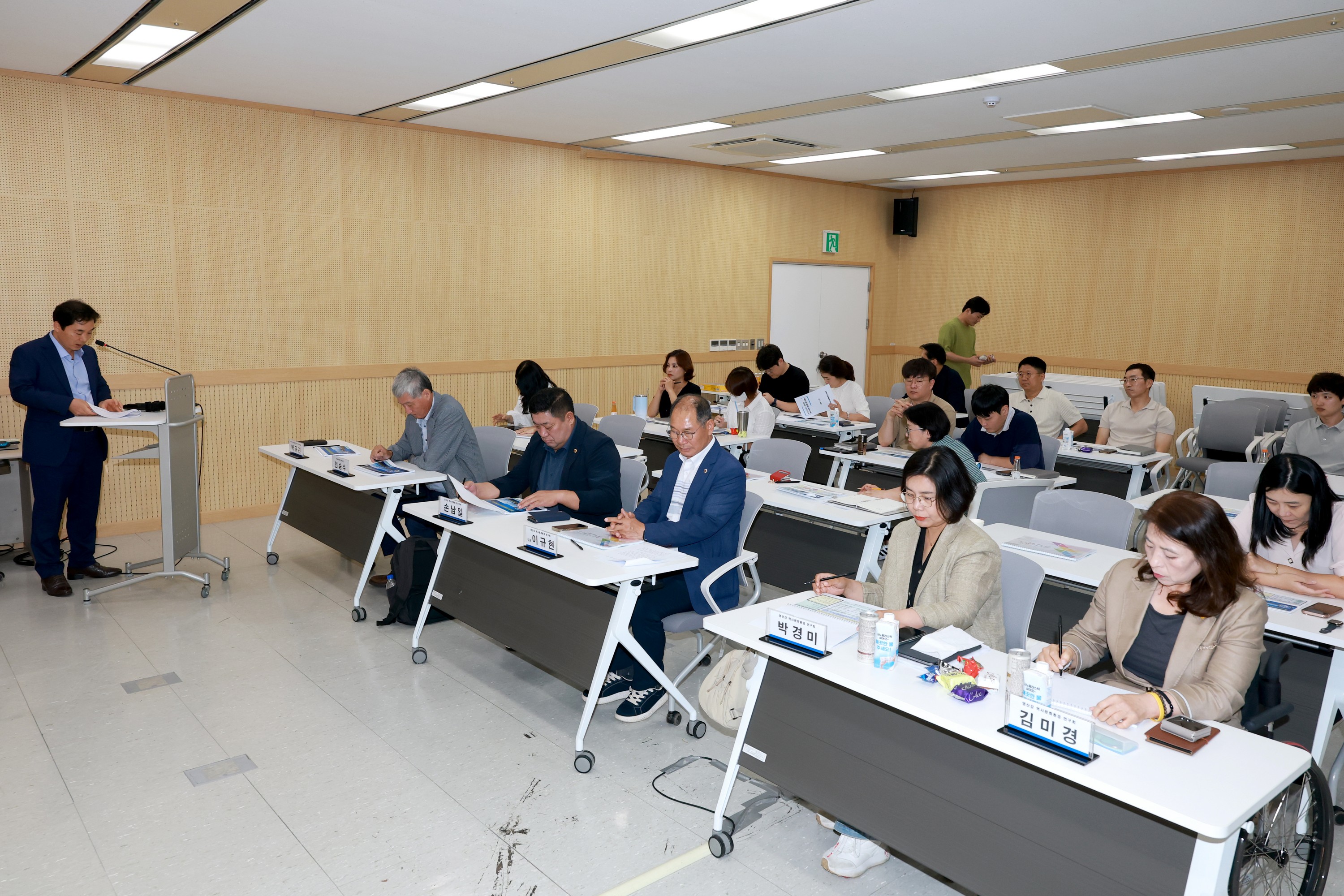 영산강 역사문화환경 연구회 생태복원 방안 강연회 첨부이미지 : 25년09월02일 영산강역사문화환경연구회 생태 복원 방안 강연회 - 003.jpg