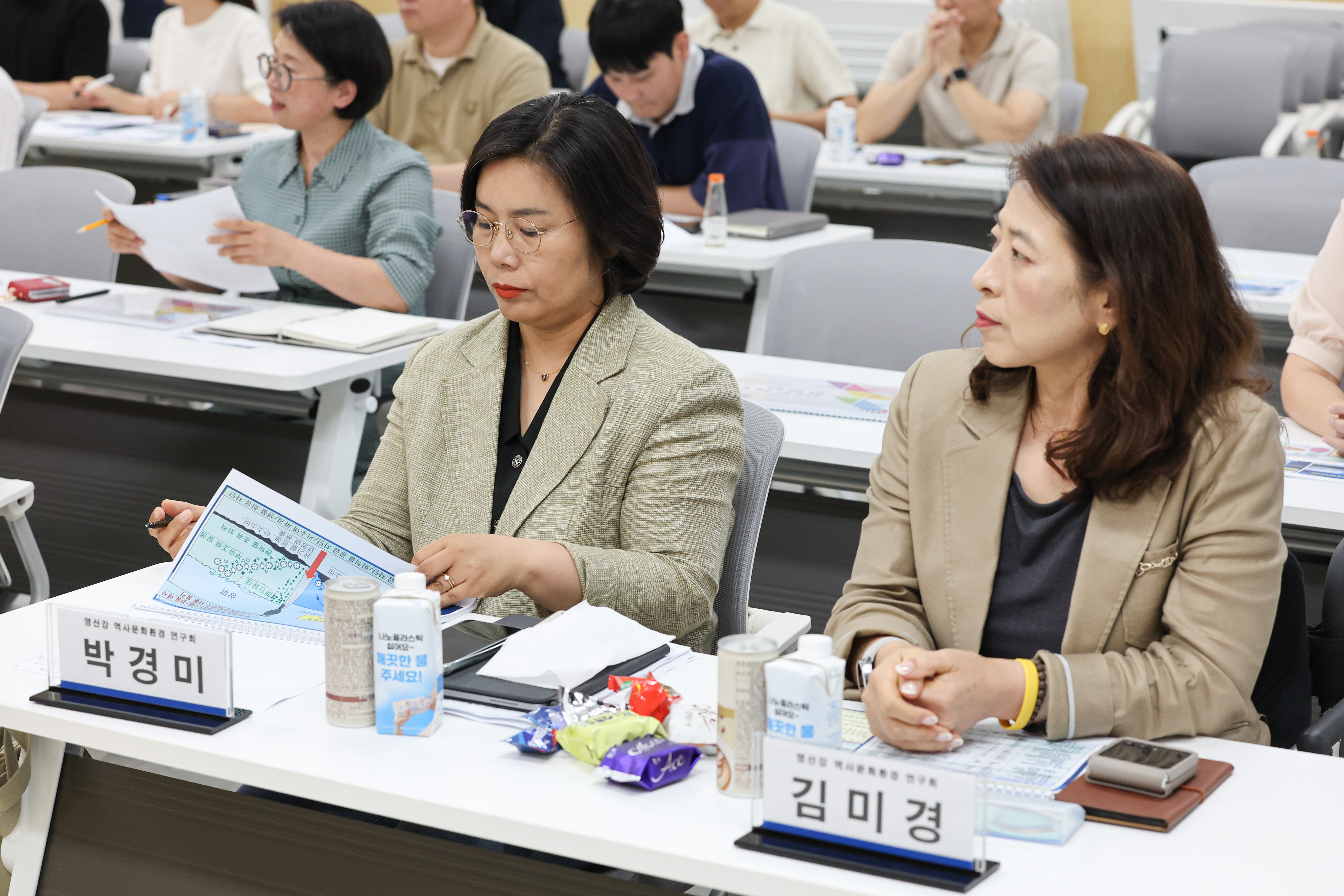 영산강 역사문화환경 연구회 생태복원 방안 강연회 첨부이미지 : 25년09월02일 영산강 하구 현황 및 생태 복원 방안 (3).jpg