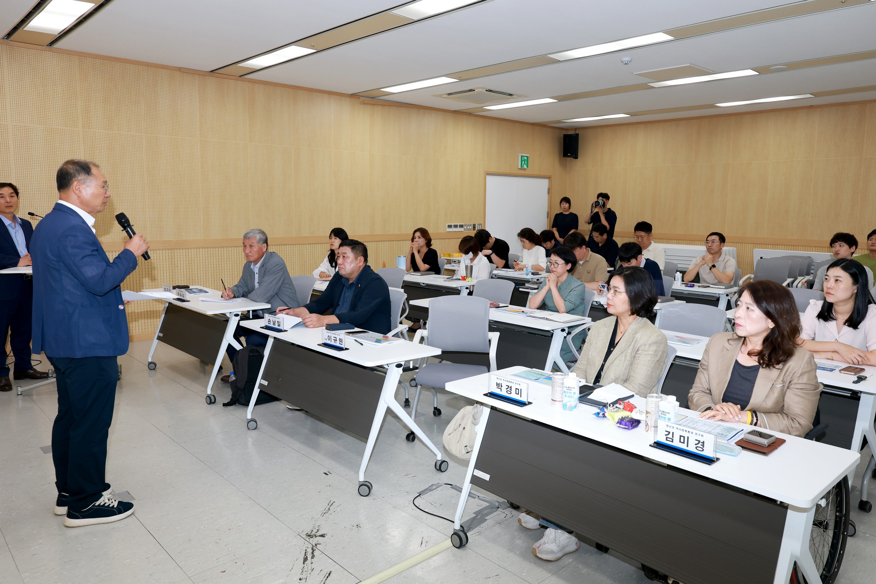 영산강 역사문화환경 연구회 생태복원 방안 강연회 첨부이미지 : 25년09월02일 영산강역사문화환경연구회 생태 복원 방안 강연회 - 009.jpg