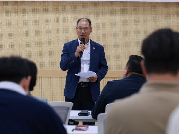 영산강 역사문화환경 연구회 생태복원 방안 강연회 첨부이미지 : 25년09월02일 영산강역사문화환경연구회 생태 복원 방안 강연회 - 006.jpg