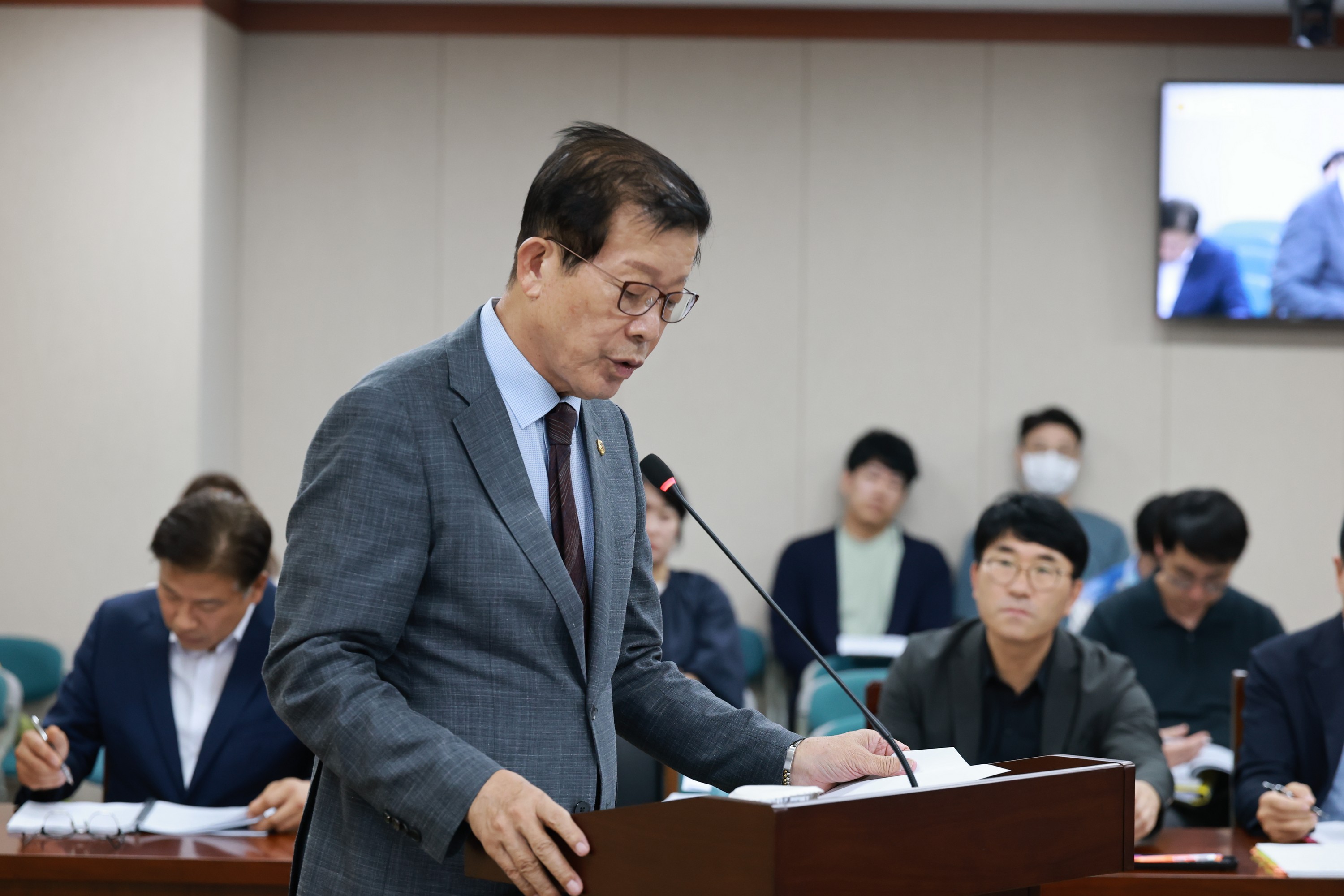 제393회 임시회 농수산위원회 회의 첨부이미지 : 25년09월09일 제393회 임시회 농수산위원회 회의 - 026.jpg