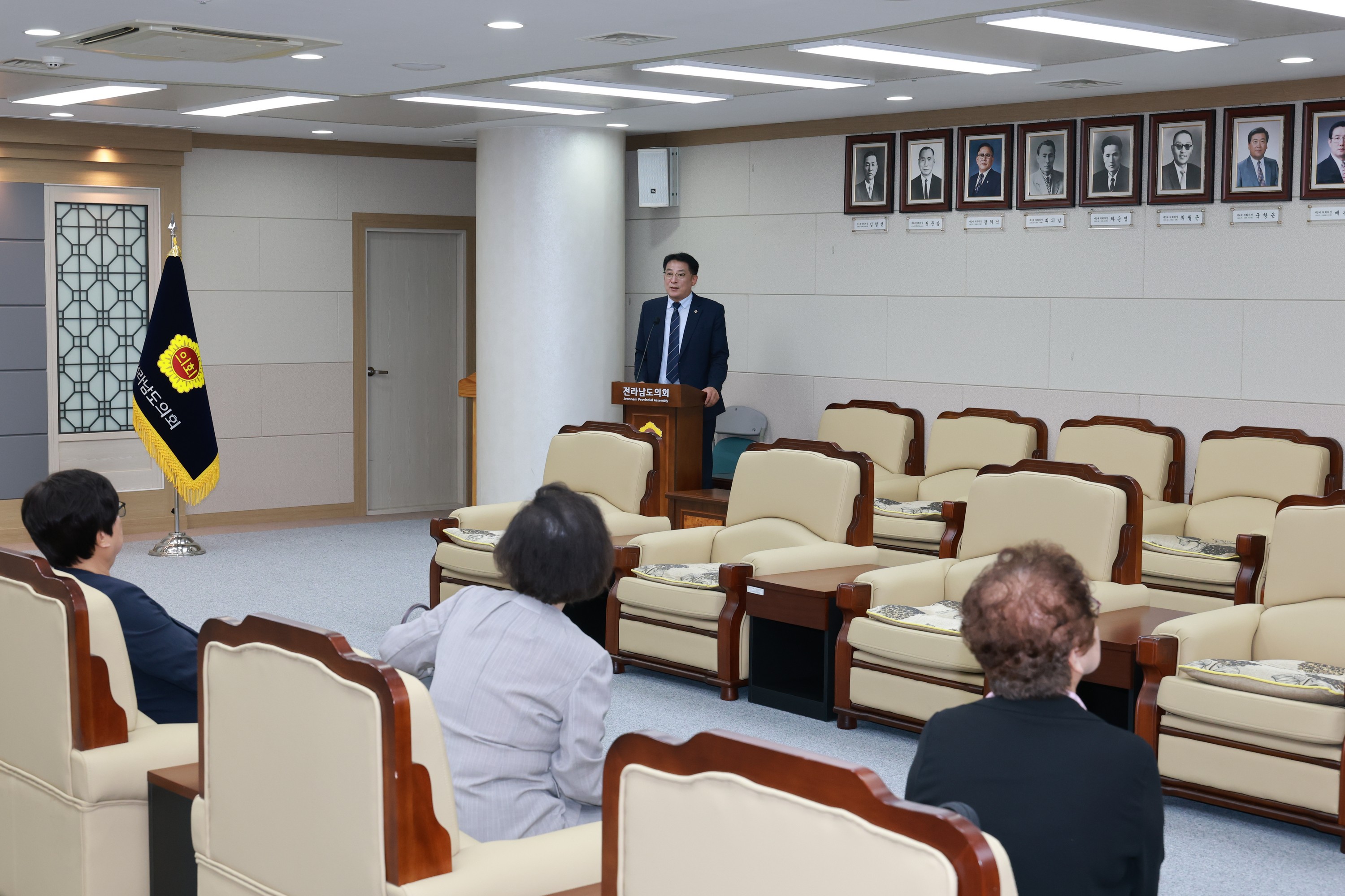 2025년 제2차 의정자문위원회 의회운영분과 회의 첨부이미지 : 25년09월09일 2025년 제2차 의정자문위원회 의회운영분과 회의 - 010.jpg