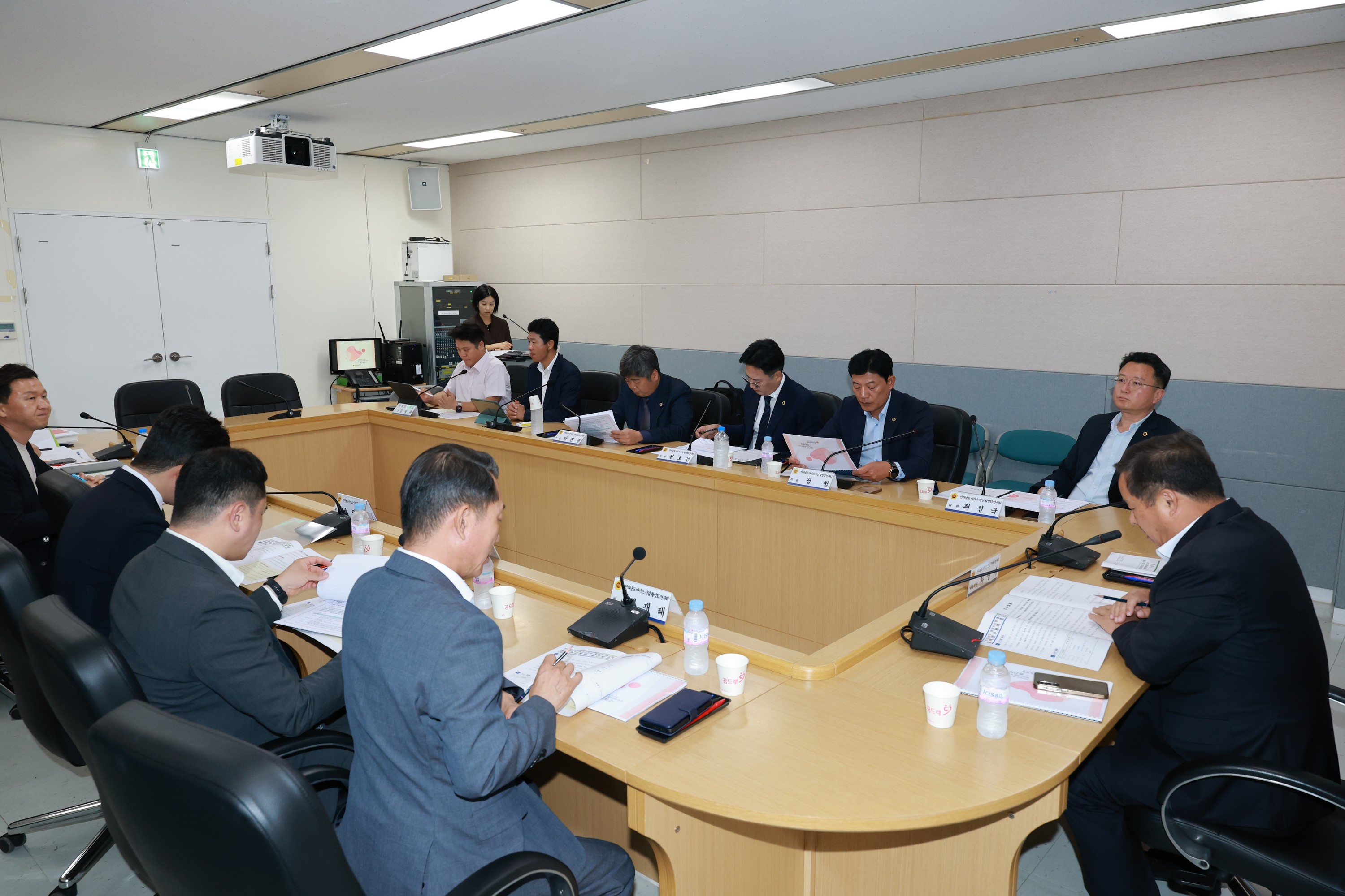 전라남도 마이스산업 활성화 연구회 정책 연구용역 중간보고회 첨부이미지 : 25년09월09일 전라남도 마이스산업 활성화 연구회 정책 연구용역 중간보고회 - 003.jpg