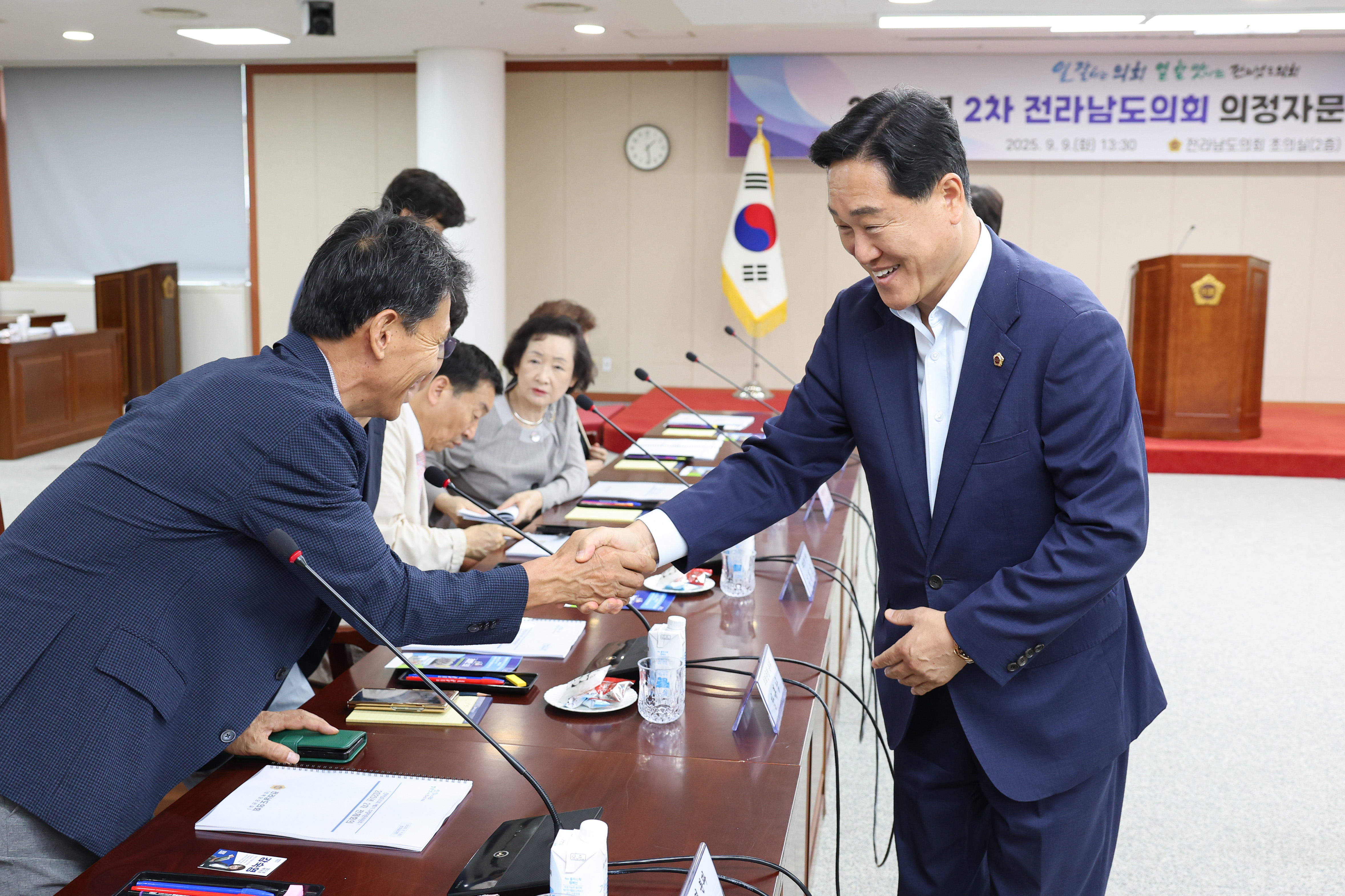 2025년 2차 전라남도의회 의정자문위원회 회의 첨부이미지 : 25년09월09일 2025년 2차 전라남도의회 의정자문휘원회 회의 (19).jpg
