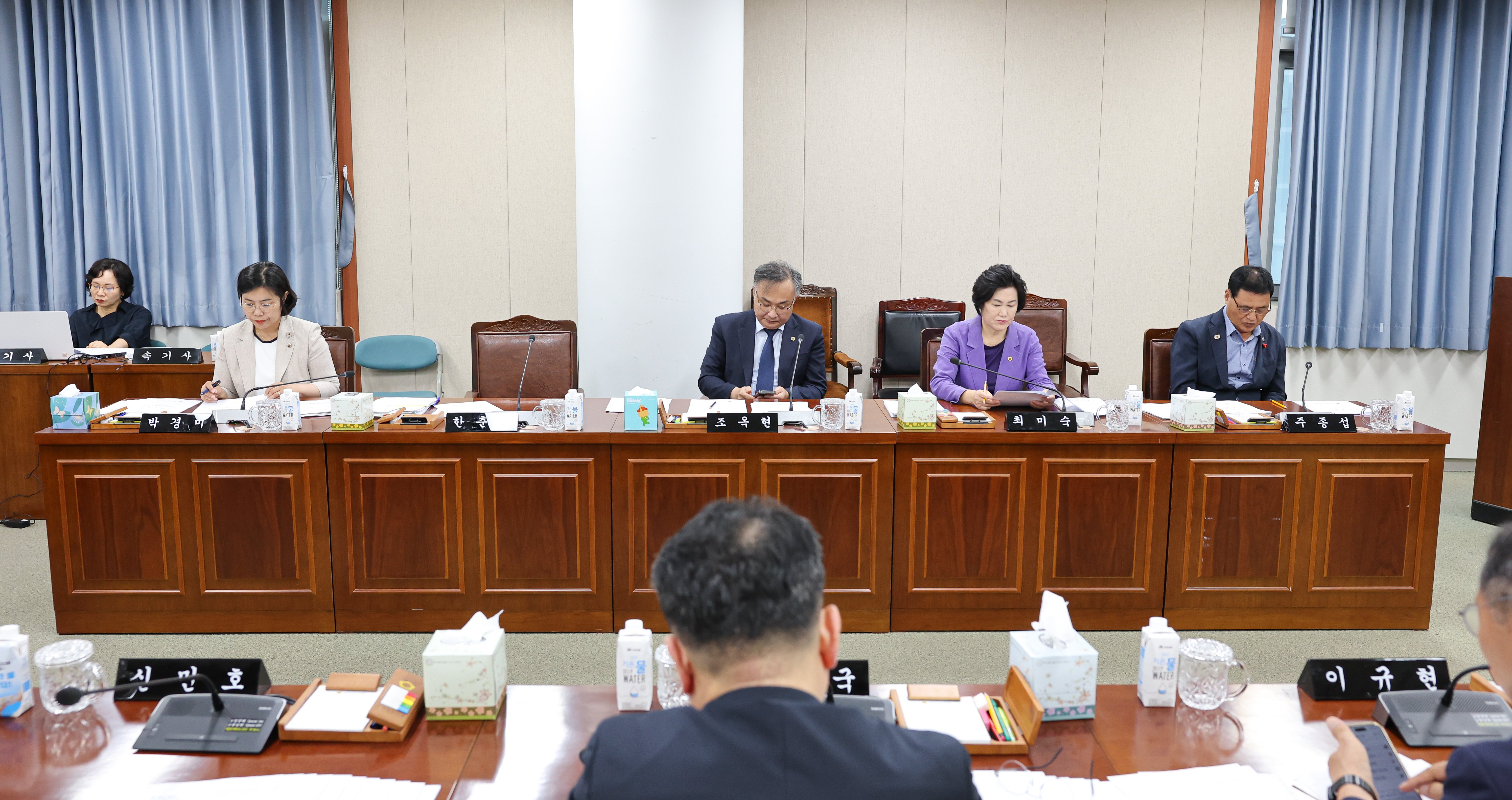 제393회 임시회 경제관광위원회 회의 첨부이미지 : 25년09월09일 제393회 임시회 경제관광위원회 회의 (21).jpg