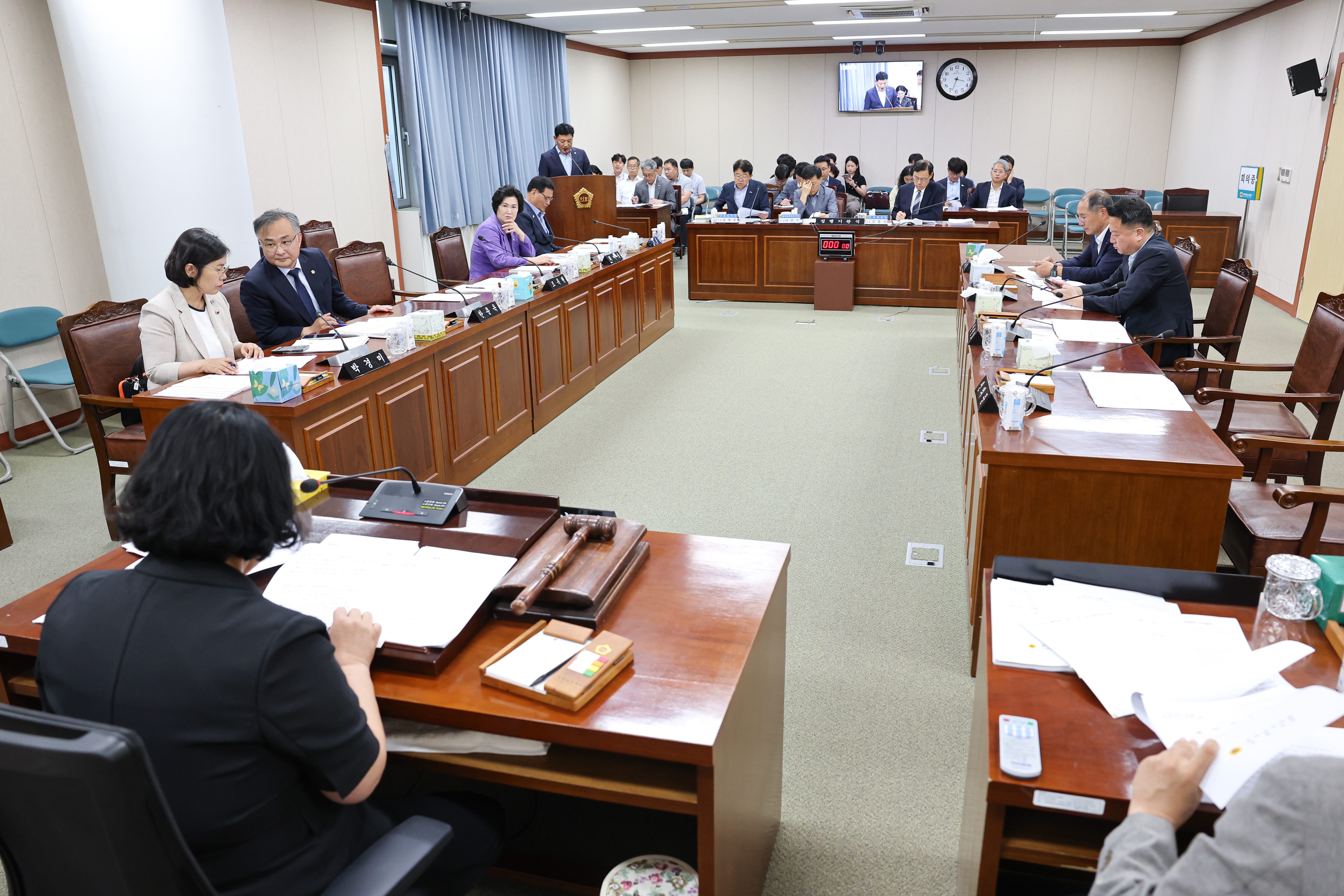 제393회 임시회 경제관광위원회 회의 첨부이미지 : 25년09월09일 제393회 임시회 경제관광위원회 회의 (20).jpg