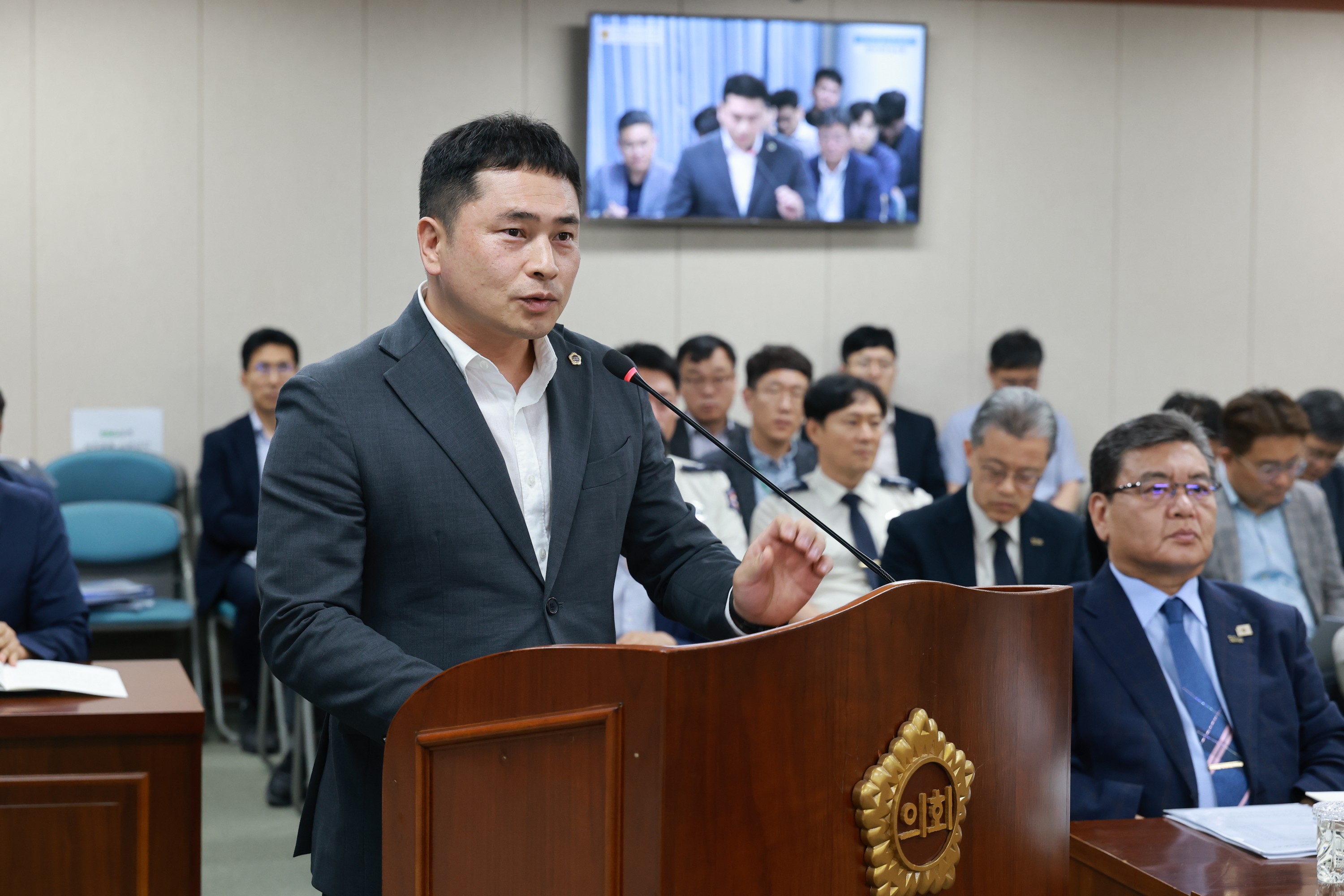 제393회 임시회 안전건설소방위원회 회의 첨부이미지 : 25년09월09일 제393회 임시회 안전건설소방위원회 회의 - 006.jpg