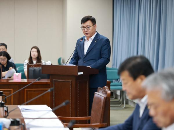 제393회 임시회 농수산위원회 회의 첨부이미지 : 25년09월09일 제393회 임시회 농수산위원회 회의 - 004.jpg