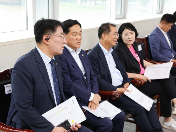 2025년 2차 전라남도의회 의정자문위원회 회의 첨부이미지 : 25년09월09일 2025년 2차 전라남도의회 의정자문휘원회 회의 (28).jpg