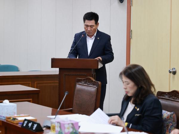 제393회 임시회 보건복지환경위원회 회의 첨부이미지 : 25년09월09일 제393회 임시회 보건복지환경위원회 회의 - 007.jpg