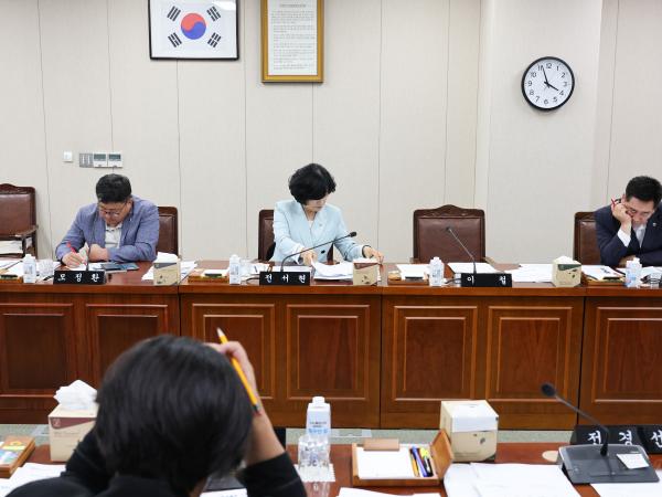 제393회 임시회 기획행정위원회 회의 첨부이미지 : 25년09월09일 제393회 임시회 기획행정위원회 회의 (42).jpg