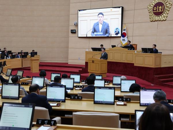 제393회 임시회 제1차 본회의 첨부이미지 : 25년09월09일 제393회 임시회 제1차 본회의 - 013.jpg