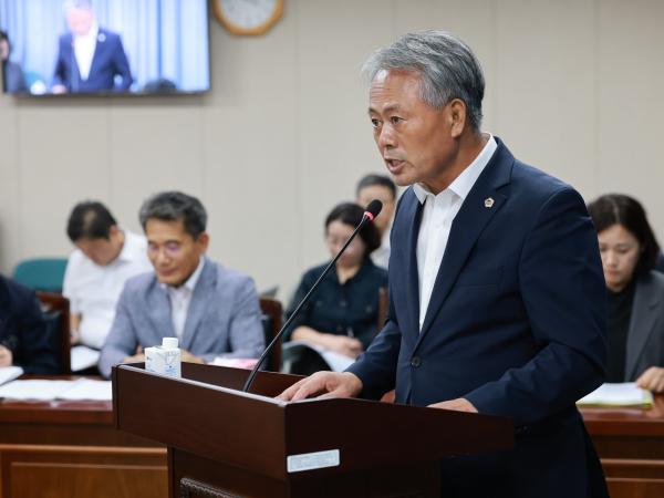 제393회 임시회 농수산위원회 회의 첨부이미지 : 25년09월09일 제393회 임시회 농수산위원회 회의 - 031.jpg