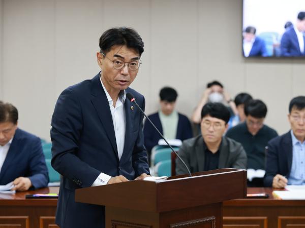 제393회 임시회 농수산위원회 회의 첨부이미지 : 25년09월09일 제393회 임시회 농수산위원회 회의 - 035.jpg