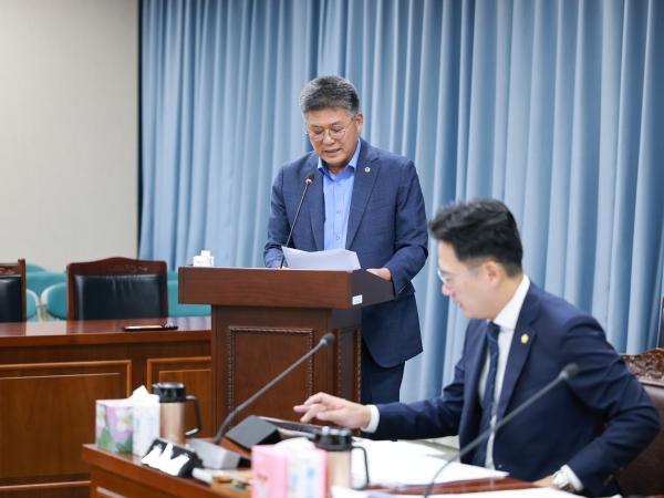 제393회 임시회 농수산위원회 회의 첨부이미지 : 25년09월09일 제393회 임시회 농수산위원회 회의 - 007.jpg