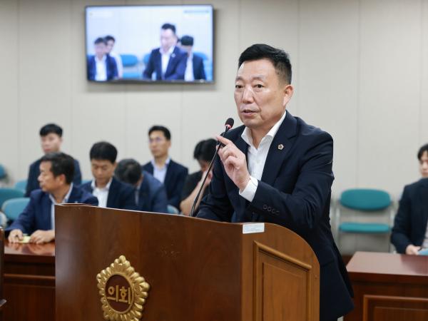 제393회 임시회 안전건설소방위원회 회의 첨부이미지 : 25년09월09일 제393회 임시회 안전건설소방위원회 회의 - 013.jpg