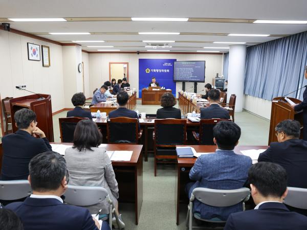제393회 임시회 기획행정위원회 회의 첨부이미지 : 25년09월09일 제393회 임시회 기획행정위원회 회의 (2).jpg