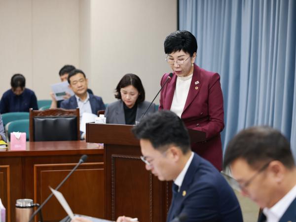 제393회 임시회 농수산위원회 회의 첨부이미지 : 25년09월09일 제393회 임시회 농수산위원회 회의 - 012.jpg