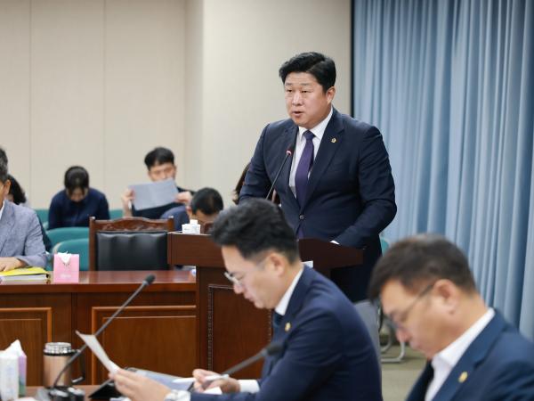 제393회 임시회 농수산위원회 회의 첨부이미지 : 25년09월09일 제393회 임시회 농수산위원회 회의 - 022.jpg