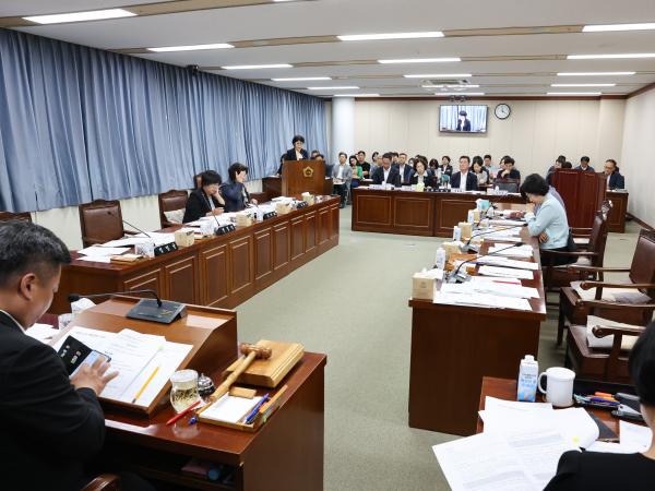 제393회 임시회 기획행정위원회 회의 첨부이미지 : 25년09월09일 제393회 임시회 기획행정위원회 회의 (6).jpg