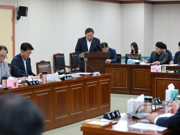 제393회 임시회 농수산위원회 회의 첨부이미지 : 25년09월09일 제393회 임시회 농수산위원회 회의 - 045.jpg
