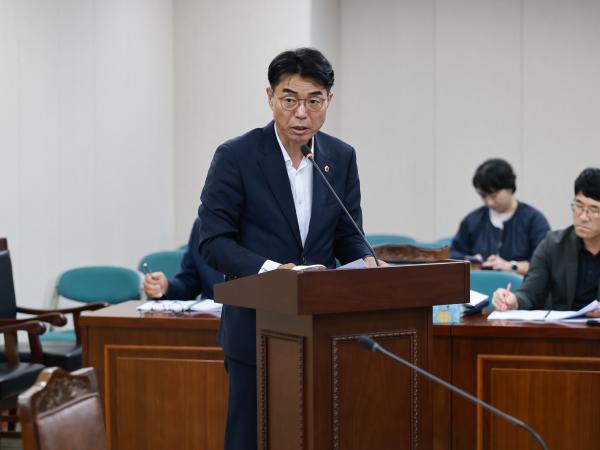 제393회 임시회 농수산위원회 회의 첨부이미지 : 25년09월09일 제393회 임시회 농수산위원회 회의 - 037.jpg