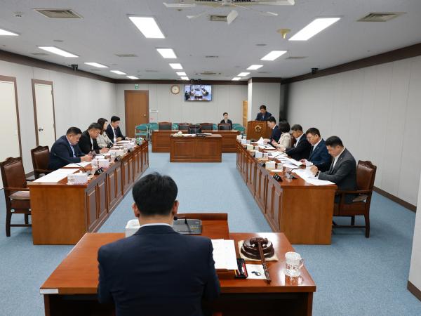 제393회 임시회 의회운영위원회 회의 첨부이미지 : 25년09월09일 제393회 임시회 의회운영위원회 회의 - 007.jpg