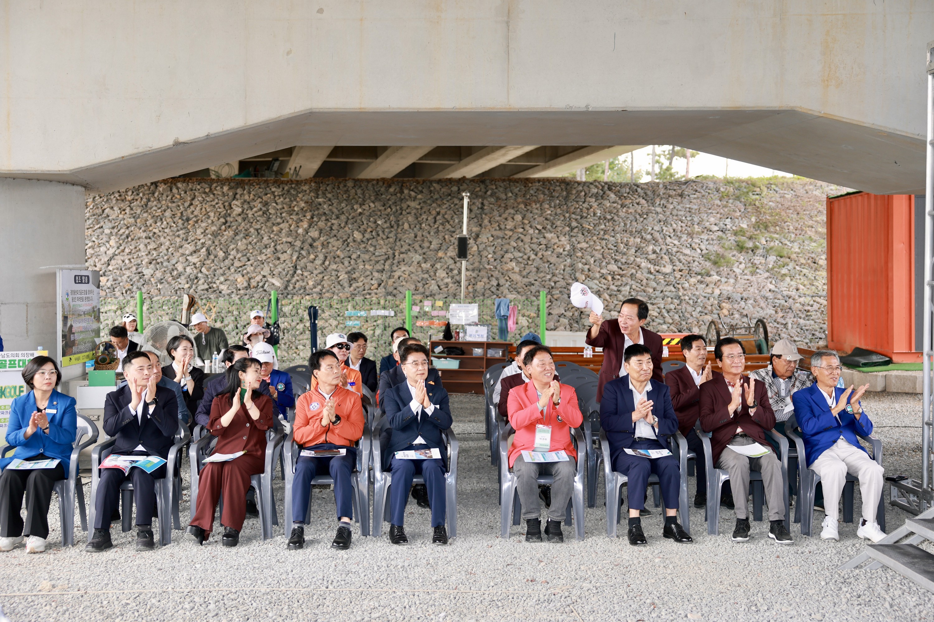 제1회 전라남도의회의장배 파크골프대회 첨부이미지 : 25년09월30일 제1회 전라남도의회의장배 파크골프대회 - 005.jpg