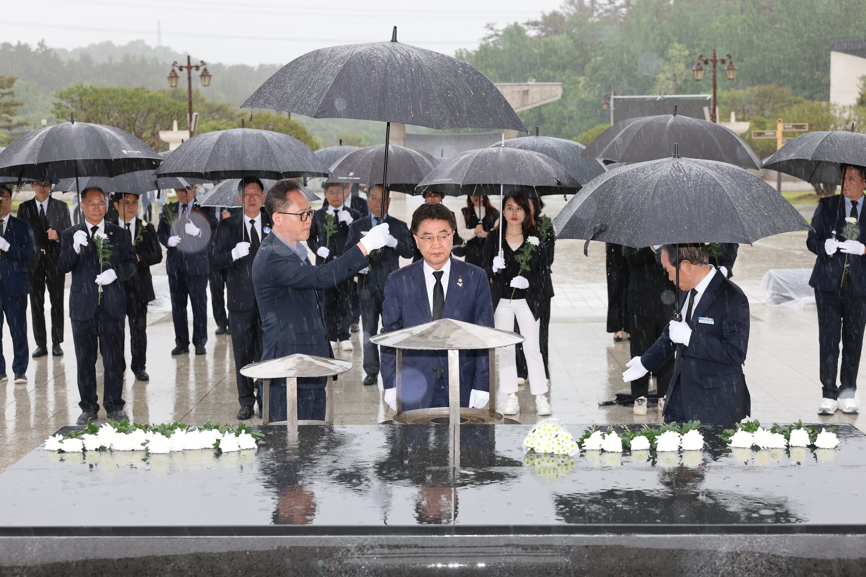 제45주년 5·18민주화운동기념 합동 참배 첨부이미지 : 25년05월16일 제45주년 5.18민주화운동 기념 합동참배 - 017.jpg
