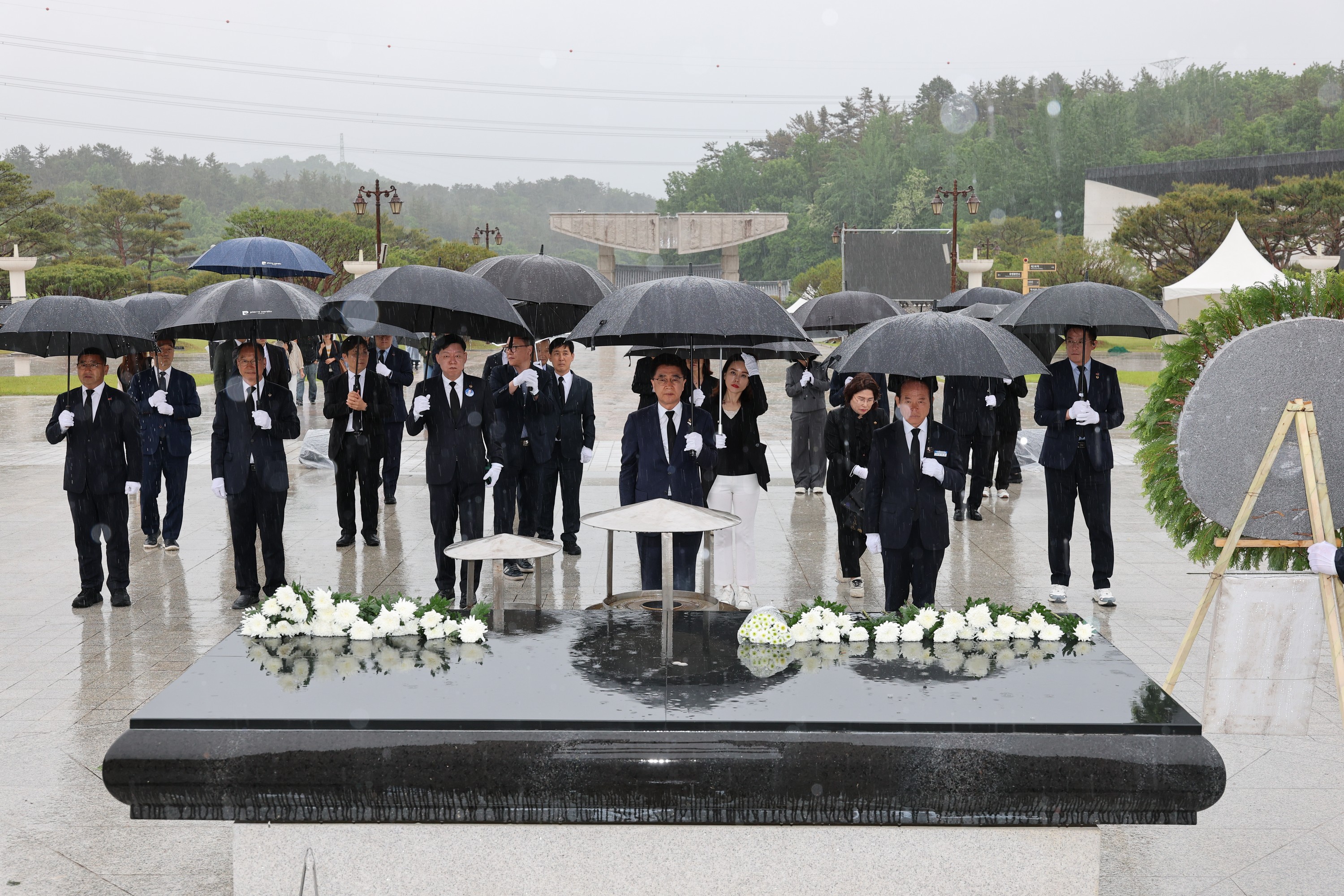 제45주년 5·18민주화운동기념 합동 참배 첨부이미지 : 25년05월16일 제45주년 5.18민주화운동 기념 합동참배 - 023.jpg