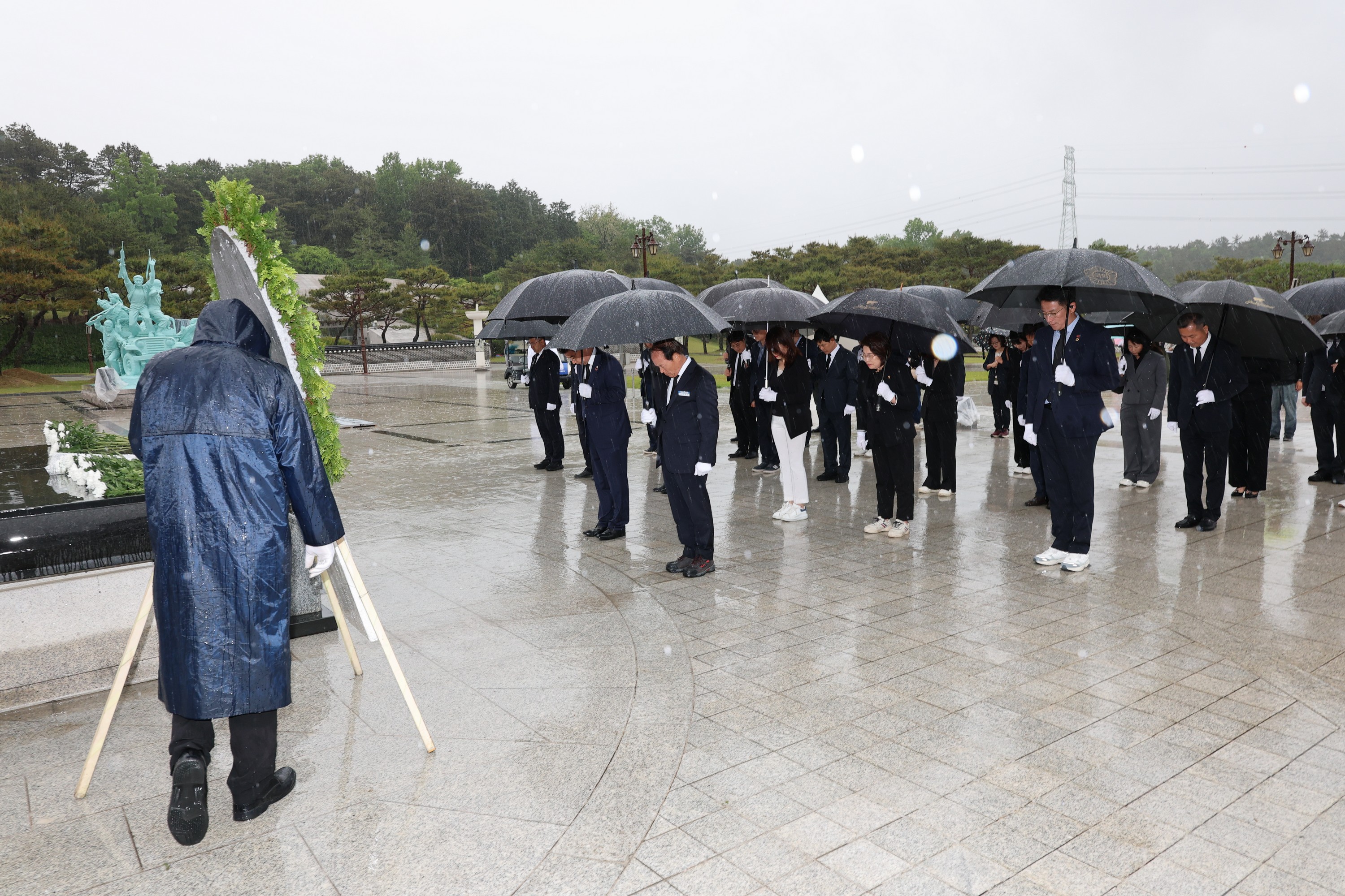 제45주년 5·18민주화운동기념 합동 참배 첨부이미지 : 25년05월16일 제45주년 5.18민주화운동 기념 합동참배 - 029.jpg