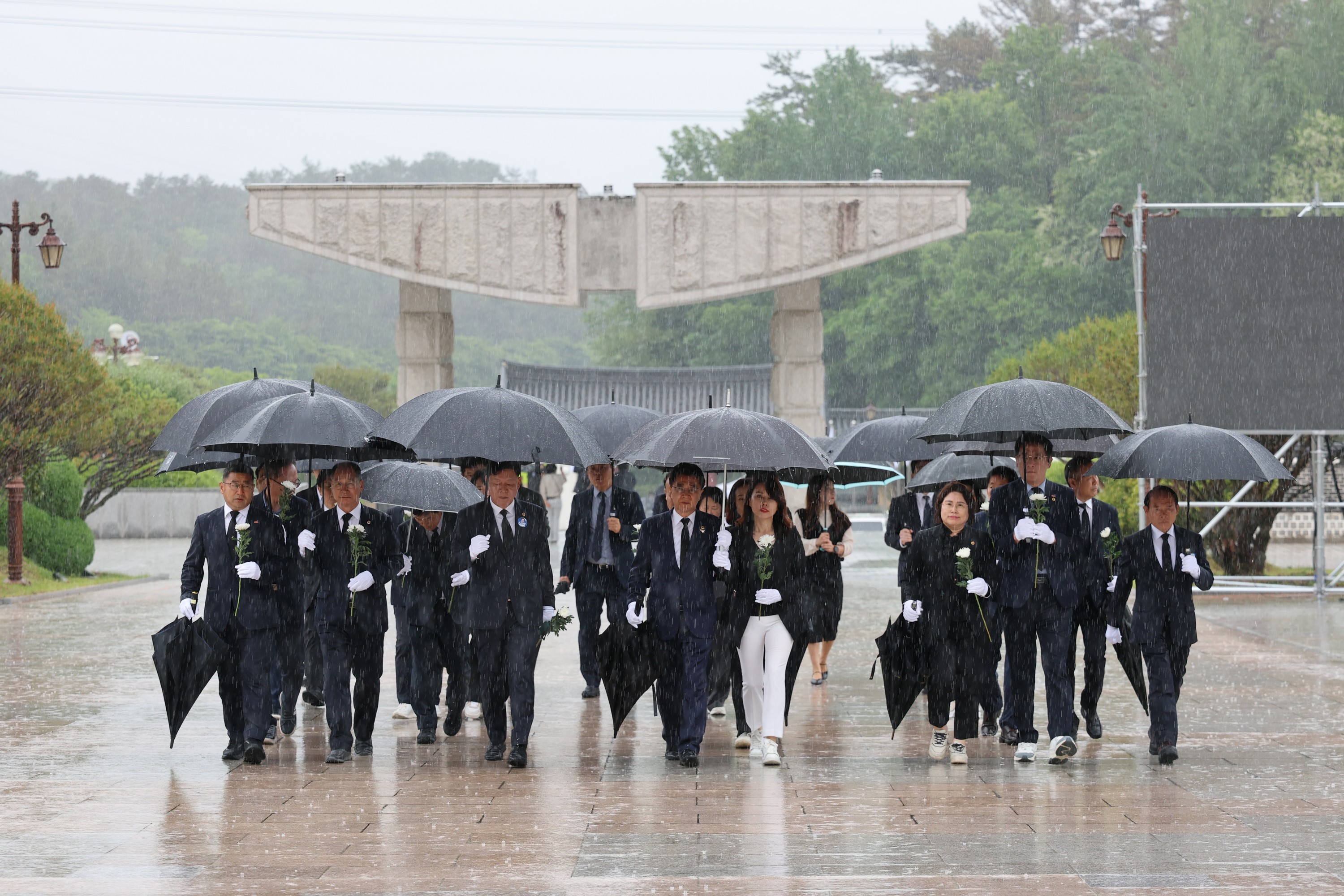 제45주년 5·18민주화운동기념 합동 참배 첨부이미지 : 25년05월16일 제45주년 5.18민주화운동 기념 합동참배 - 009.jpg