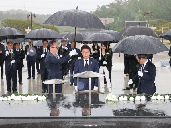 제45주년 5·18민주화운동기념 합동 참배 첨부이미지 : 25년05월16일 제45주년 5.18민주화운동 기념 합동참배 - 017.jpg