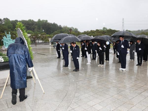 제45주년 5·18민주화운동기념 합동 참배 첨부이미지 : 25년05월16일 제45주년 5.18민주화운동 기념 합동참배 - 029.jpg