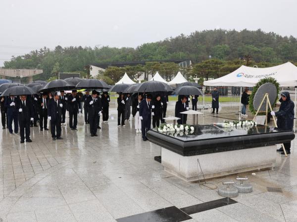 제45주년 5·18민주화운동기념 합동 참배 첨부이미지 : 25년05월16일 제45주년 5.18민주화운동 기념 합동참배 - 027.jpg