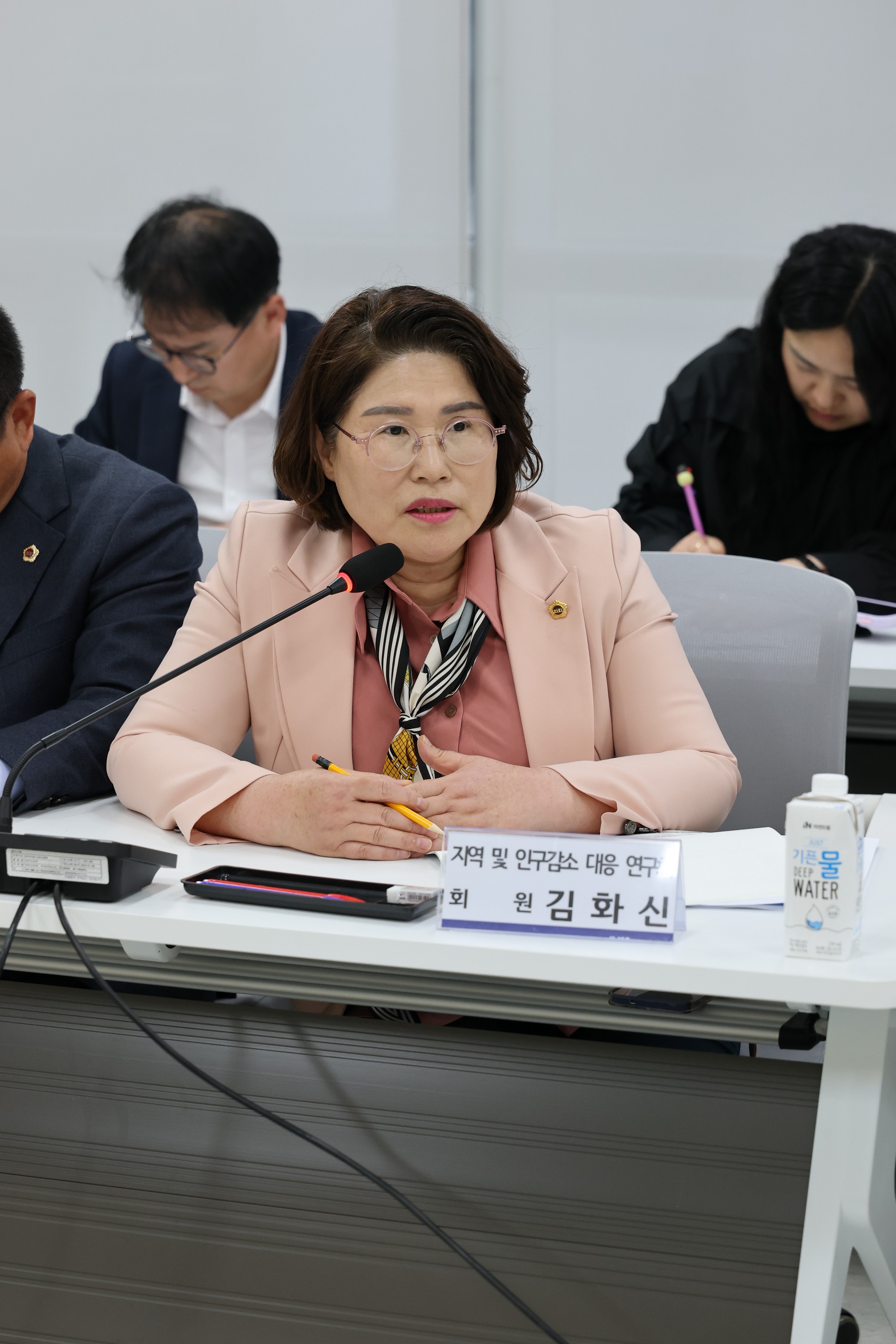 지역 및 인구감소 대응 연구회 정책연구용역 착수보고회 첨부이미지 : 25년05월08일 지역 및 인구감소 대응 연구회 정책연구용역 착수보고회 - 021.jpg