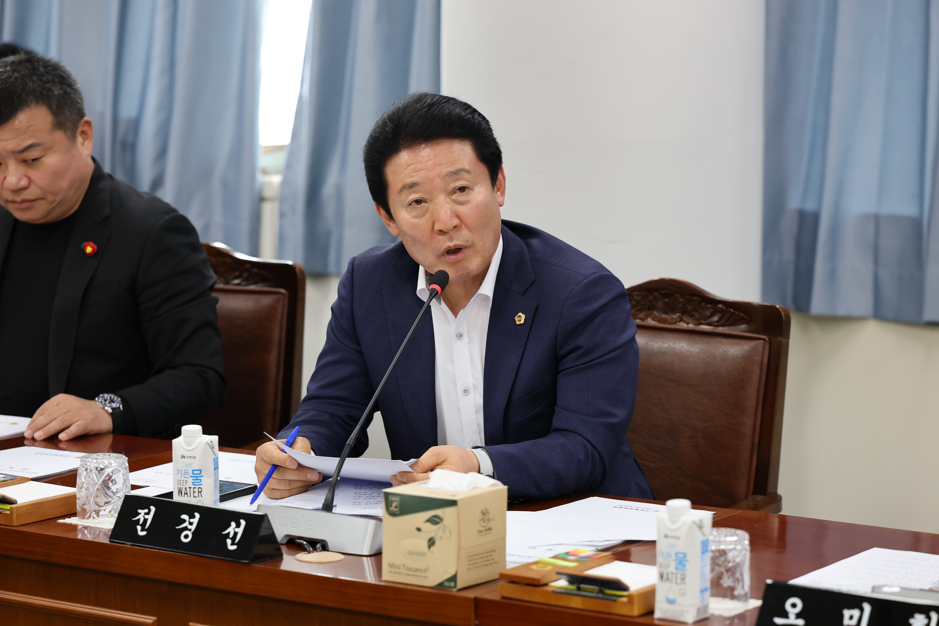 제390회 임시회 기획행정위원회 회의 첨부이미지 : 25년05월08일 제390회 임시회 기획행정위원회 회의 - 037.jpg