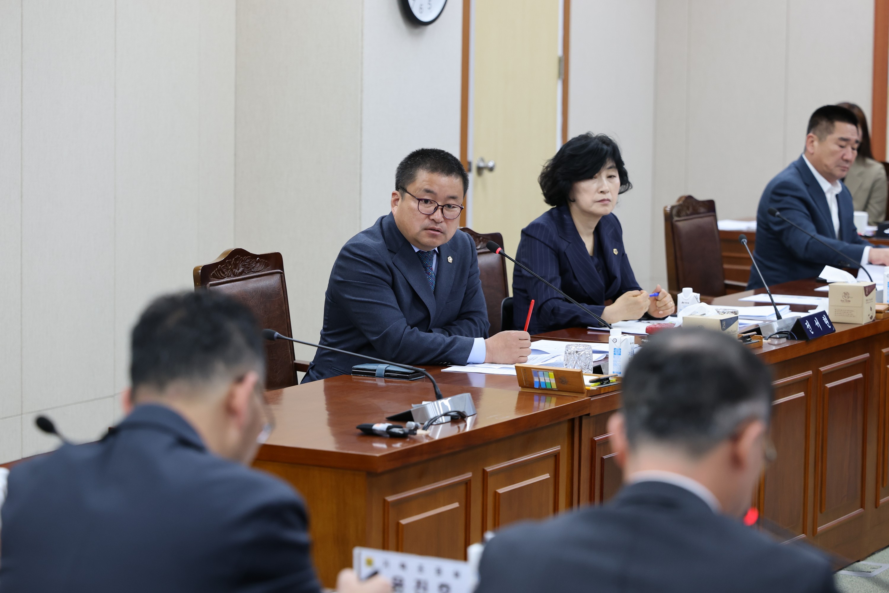 제390회 임시회 기획행정위원회 회의 첨부이미지 : 25년05월08일 제390회 임시회 기획행정위원회 회의 - 045.jpg