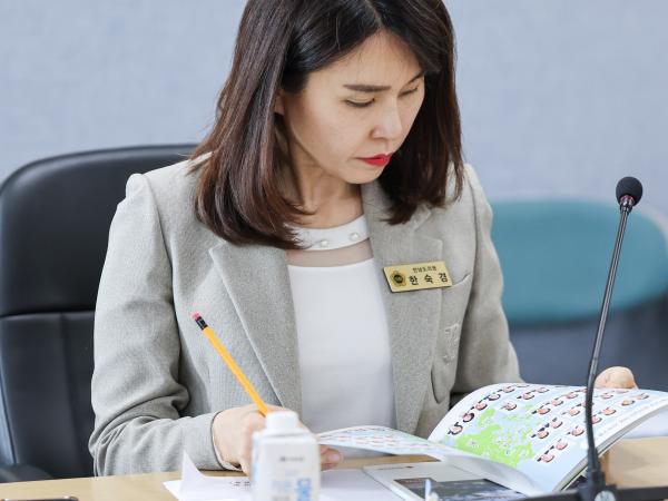전라남도의회 소식지 편집위원회 회의 첨부이미지 : 25년05월08일 전라남도의회 소식지 편집위원회 회의 (13).jpg