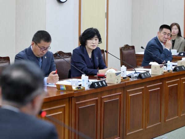 제390회 임시회 기획행정위원회 회의 첨부이미지 : 25년05월08일 제390회 임시회 기획행정위원회 회의 - 056.jpg
