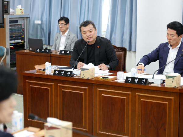 제390회 임시회 기획행정위원회 회의 첨부이미지 : 25년05월08일 제390회 임시회 기획행정위원회 회의 - 030.jpg