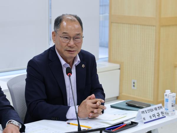지역 및 인구감소 대응 연구회 정책연구용역 착수보고회 첨부이미지 : 25년05월08일 지역 및 인구감소 대응 연구회 정책연구용역 착수보고회 - 019.jpg