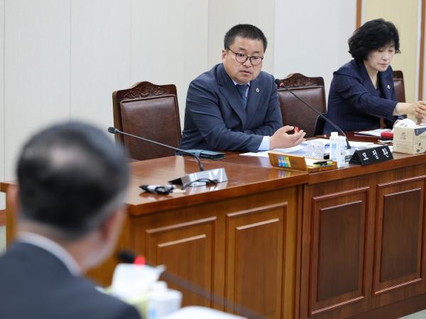 제390회 임시회 기획행정위원회 회의 첨부이미지 : 25년05월08일 제390회 임시회 기획행정위원회 회의 - 046.jpg