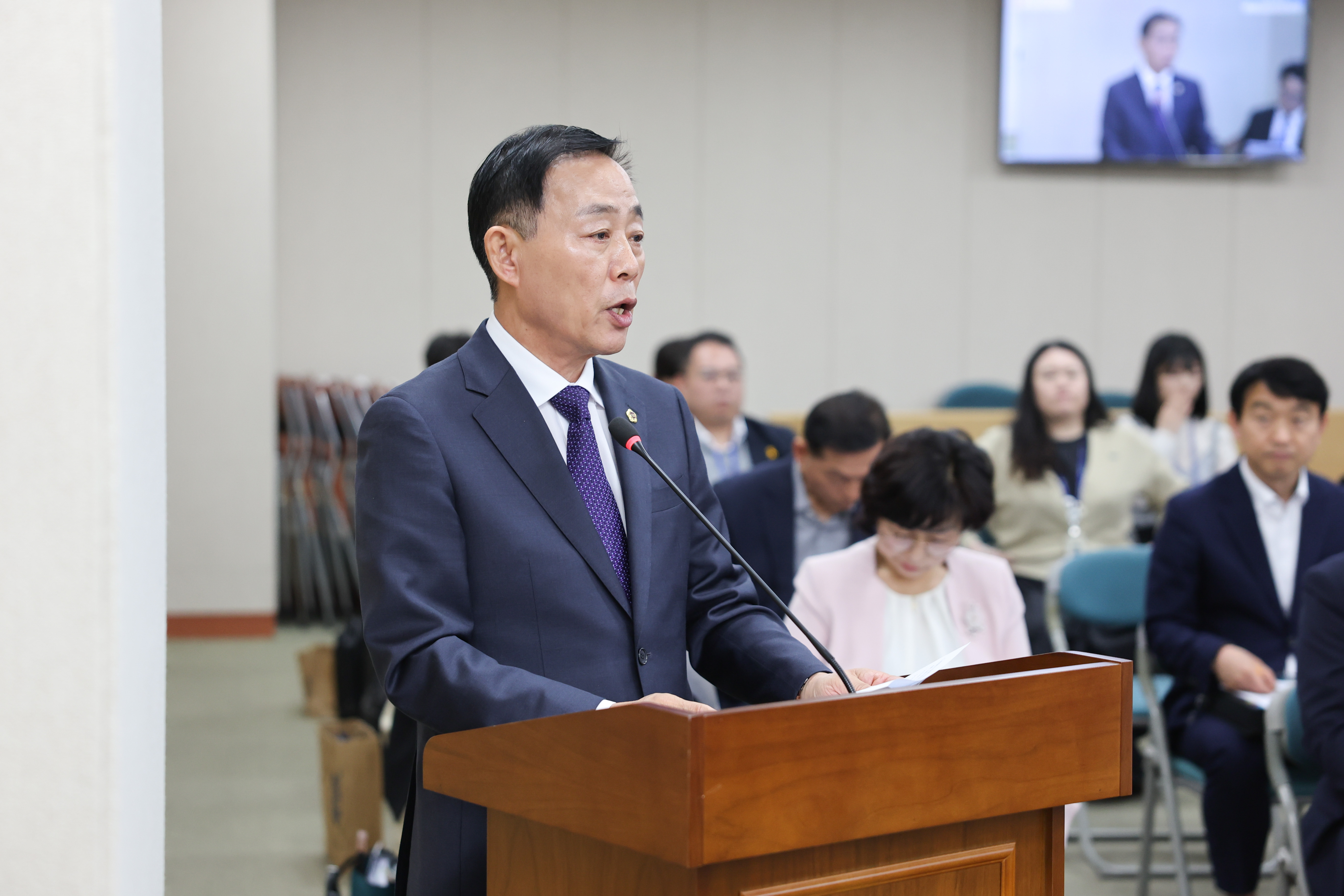 제390회 임시회 교육위원회 회의 첨부이미지 : 25년04월30일 제390회 임시회 교육위원회 회의 (9).jpg