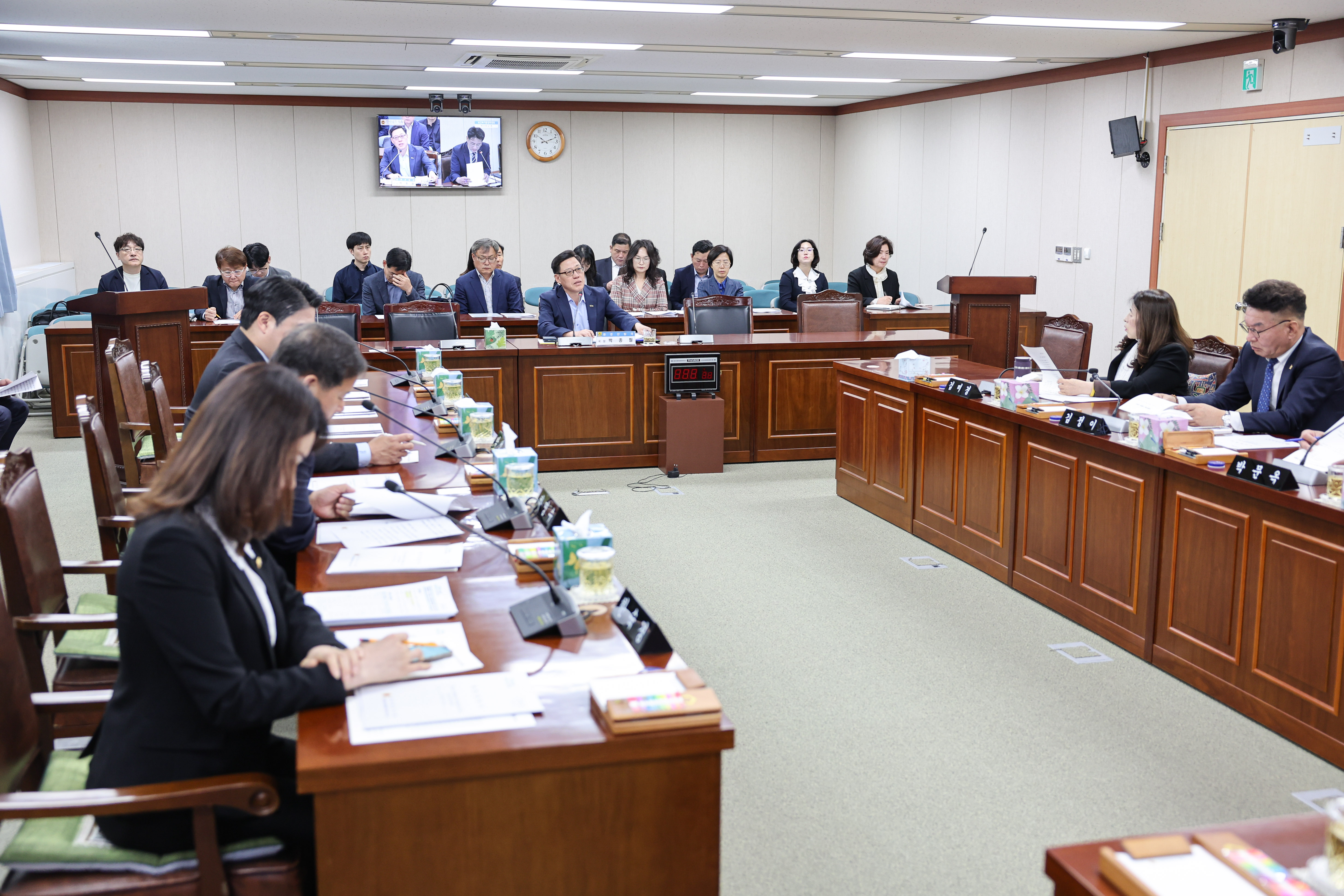 제390회 임시회 보건복지환경위원회 회의 첨부이미지 : 25년04월30월 제390회 임시회 보건복지환경위원회 회의 (17).jpg