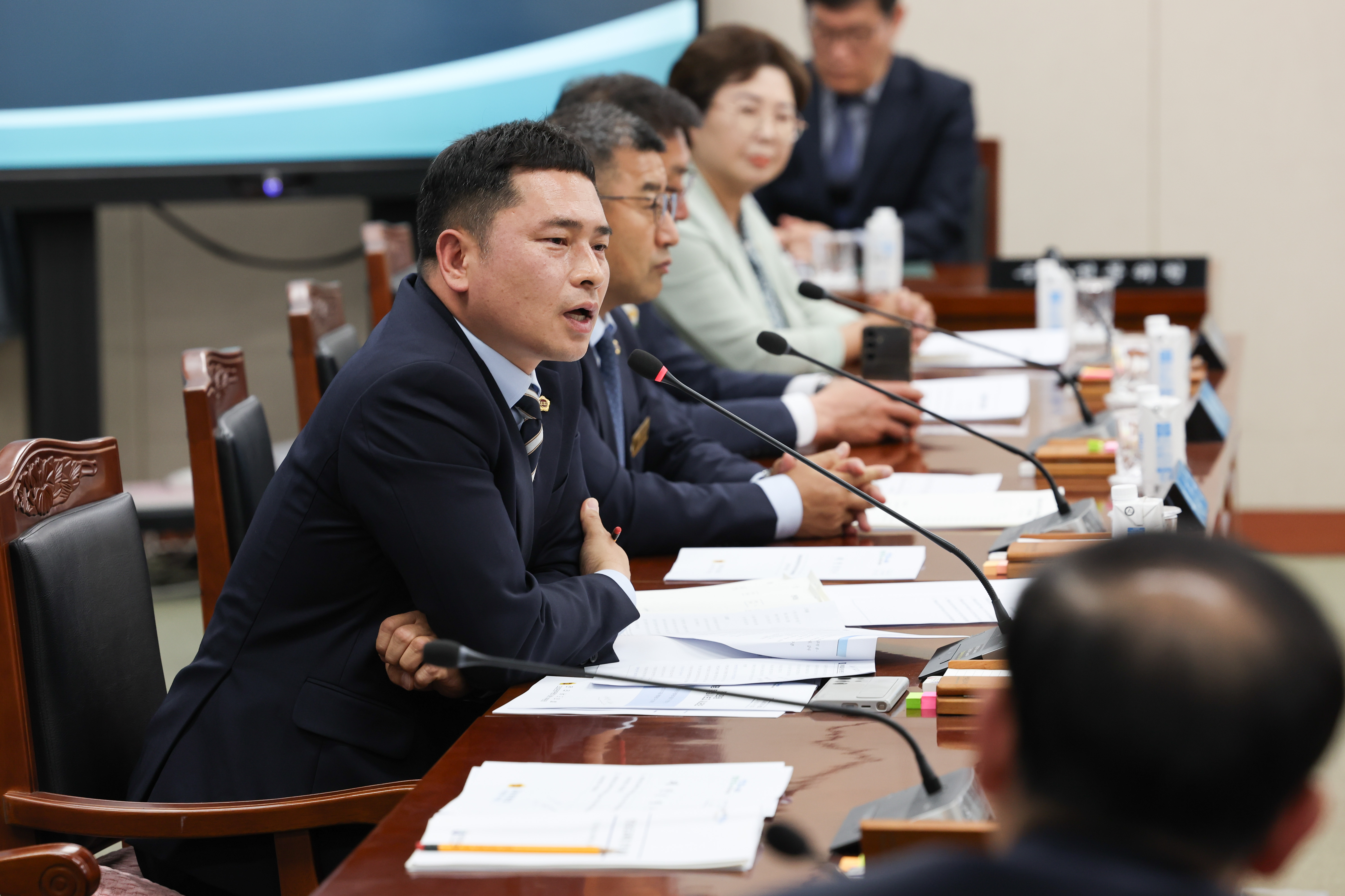 제390회 임시회 교육위원회 회의 첨부이미지 : 25년04월30일 제390회 임시회 교육위원회 회의 (23).jpg