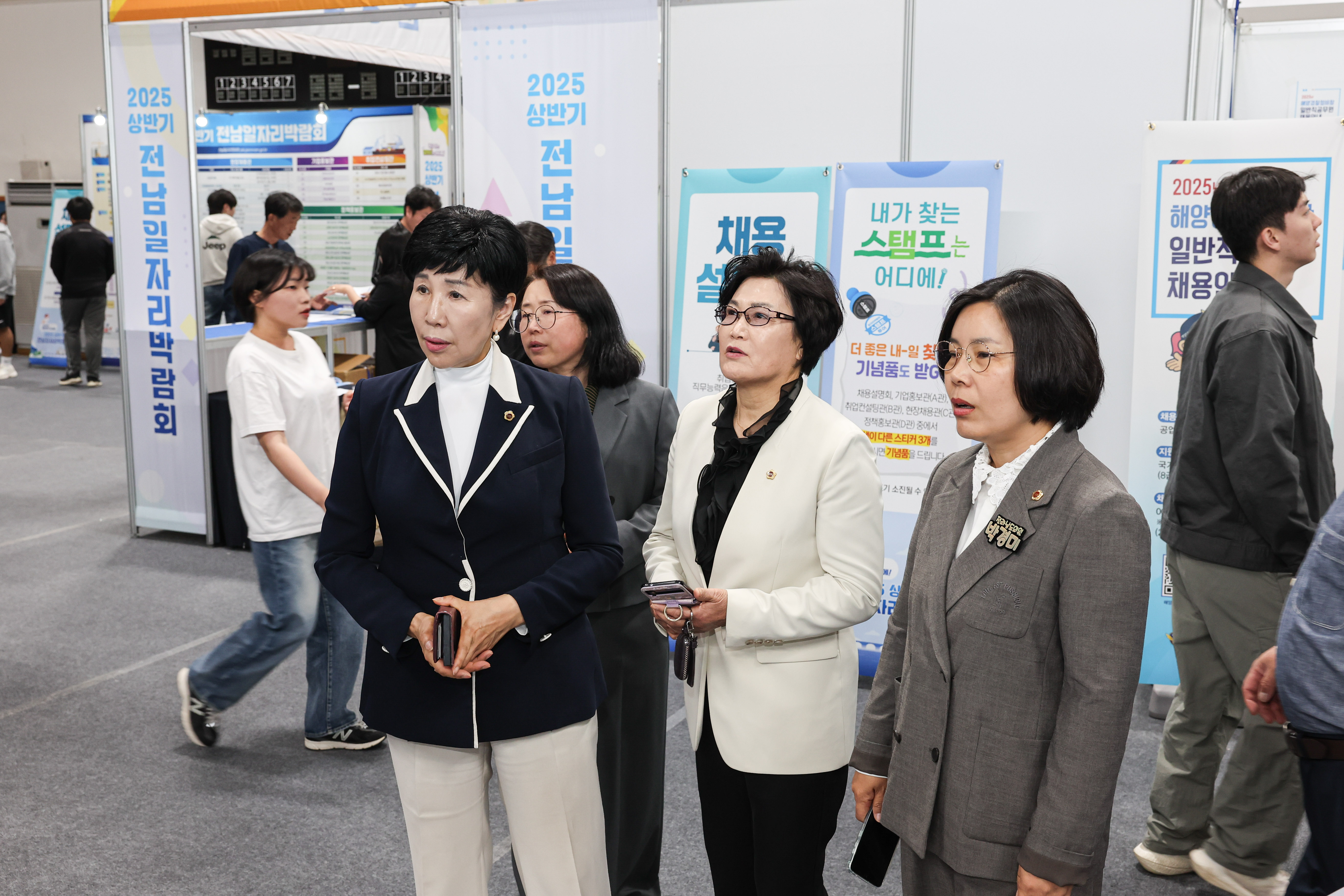2025 상반기 전남일자리 박람회 첨부이미지 : 25년04월30일 2025 상반기 전남일자리 박람회 (16).jpg
